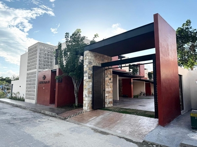 Doomos. Renta de TownHouse en Temozón Norte en Mérida