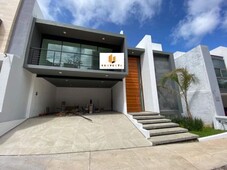 CASA EN VENTA EN LINDA VISTA TRES MARÍAS