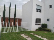 Casas en renta - 200m2 - 3 recámaras - Lomas de la Carcaña - $11,800