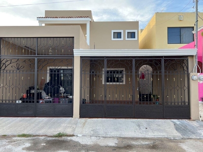 Doomos. 4 habitaciones, casa en renta en Mérida, Pensiones VI, llaves para citas en la oficina