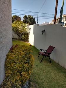 Doomos. Casa en Renta en Lomas de Tecamachalco, con jardín, excelente ubicación!!