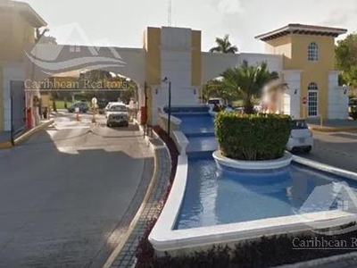 Doomos. Casa en Renta en Villa Magna Cancun 4 Recamaras Amueblada N-KNY5555