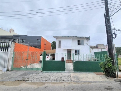 Doomos. Casa en Venta/Renta, 5 Recámaras, 2 Niveles, Duplex, Av. Yaxchilán, SM 22, Cancún Centro