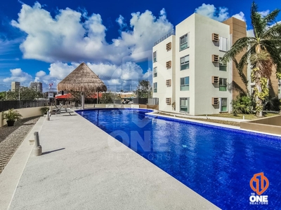 Doomos. Departamento 3 recámaras en RENTA. Residencial Solai. Cancún, Q.Roo