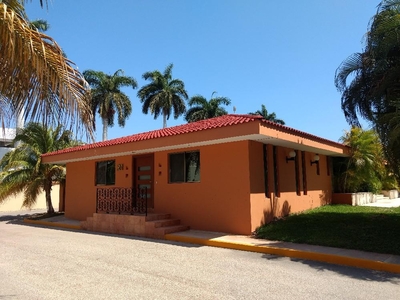 Doomos. En Renta Casa de 1 Planta en Mérida,Yucatán en Privada en Montecristo.