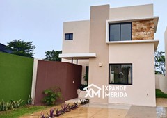 CASA EN CONKAL EN PRIVADA