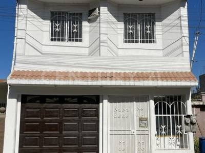 Casa en Renta, Villa Fontana IV, Tijuana, B.C. -Espacios amplios-