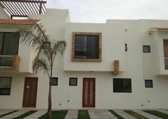 excelente casa en venta o renta valle juriquilla