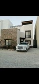 Moderna residencia en fraccionamiento exclusivo en San Miguel de Allende Gto.