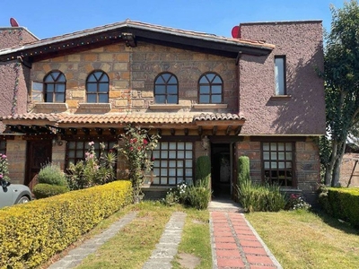 Casa en condominio en renta San Jerónimo Chicahualco, Metepec