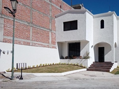 CASA EN VENTA EN LOMAS DEL VALLE