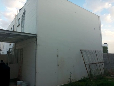 En Venta Casa en La Pradera , Terreno Excedente de 229 m2, en Esquina.