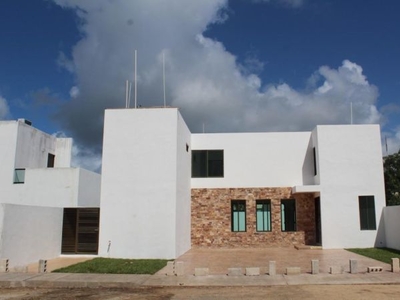 Enorme Casa en la Zona Norte de Mérida, con 480m2 de Terreno y 4 Recámaras Mod 3