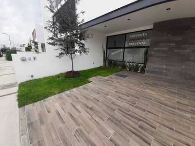 Estrena Casa en Cañadas del Arroyo, 3 Niveles Roof Garden, Jardín, 3 Recamaras