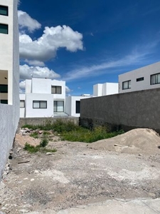 Increíble Terreno en ZIBATA de 160 m2, Vive con Calidad de Vida, Club de Golf.