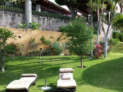 La Casa de tus Sueños con Ventanales al Jardín, Alberca y Jacuzzi privados