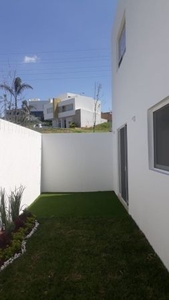 Linda Casa en Punta Esmeralda, 4 Recamaras, una en Planta Baja, Jardín, Lujo