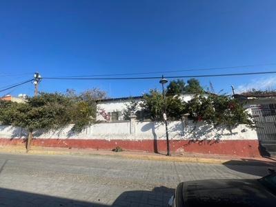 Propiedad en Ixtapan de La Sal, se vende como terreno, 1627.35m2, 5 bungalows