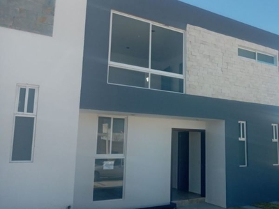 Se Vende Preciosa Casa en Cañadas del Arroyo, 4ta Recamara en PB, de OPORTUNIDAD