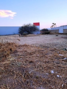 Terreno dentro de Fracc. residencial, escriturado y urbanizado.