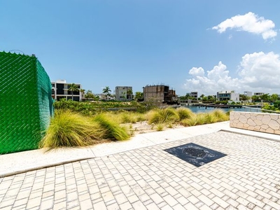 Terreno en Venta, Laguna II, Puerto Cancún.