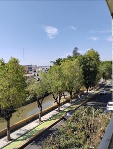 Venta Departamento Roof Garden centro de Querétaro sobré Av Universidad 4 rec