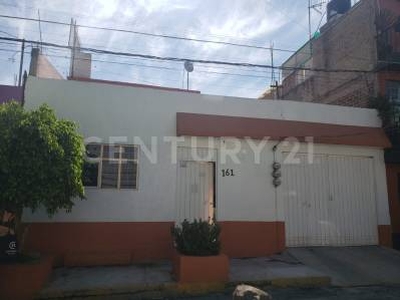 Casa en Venta en Colonia Agua Azul, Nezahualcoyotl, Estado De México