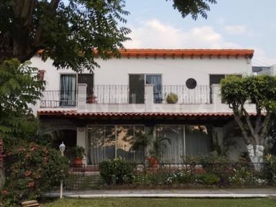 Casa en Venta en Cuernavaca con Alberca Av Domingo Diez, Condominio con Alberca