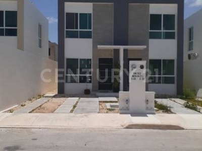 CASA EN VENTA EN GRAN SANTA FE PLUS 2 EN CANCÚN