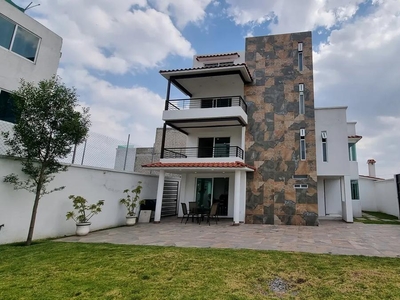 Doomos. Casa en conVENTA DE CASA NUEVA EN SAN PEDRO TOTOLTEPEC MUY CERCA DEL AEROPUERTO DE TOLUCAdominio en San Pedro Totoltepec