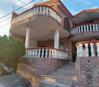 Doomos. Casa en Venta en Santa Catarina, Fama 1, N. L.