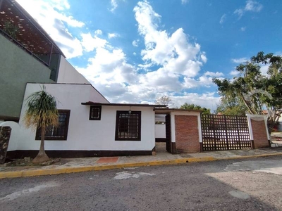 SE VENDE CASA EN PORTAL DE HIERRO