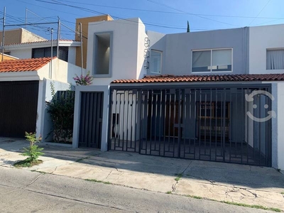 VENTA CASA, ZONA GALERIAS PARQUE METROPOLITANO