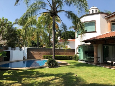 Doomos. Casa en condominio Venta o Renta/ Sumiya, Jiutepec Morelos