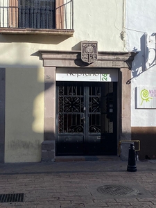 Doomos. Departamento en Centro Histórico de Querétaro, a una cuadra de Jardín Zenea