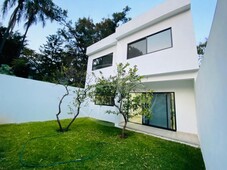 casa en venta con jardín y terraza, calzada de los reyes cuernavaca morelos - 3 baños - 225 m2