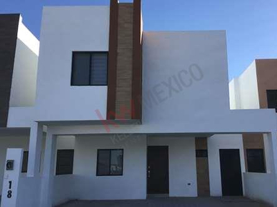 Casa Muestra En Venta En Torreón Coahuila..excelente Ubicación Cercana Al Aeropuerto, Bosque Ur...