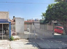 3 cuartos, 100 m remato casa en col ferrocarril guadalajara