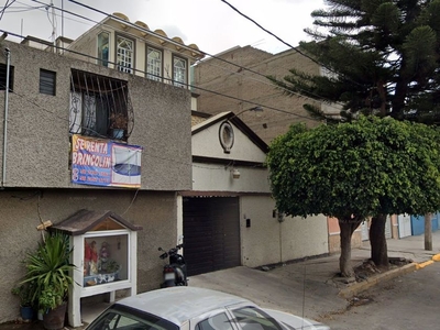 Casa en venta Calle Benito Juárez 105-123, Santa Martha, Nezahualcóyotl, México, 57920, Mex
