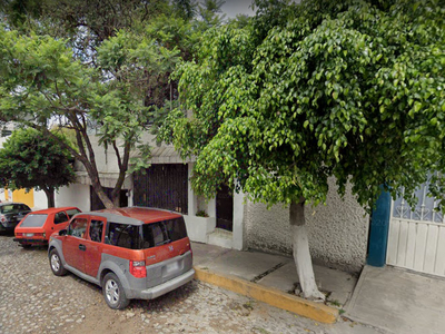 Casa en venta Calle Cerro Prieto 114-144, Vlle Dorado, Fraccionamiento Los Pirules, Tlalnepantla De Baz, México, 54040, Mex