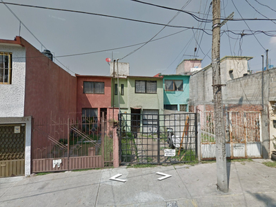 Casa en venta Calle Golfo De Tomini 18-24, Fracc Lomas Lindas I Sección, Atizapán De Zaragoza, México, 52947, Mex