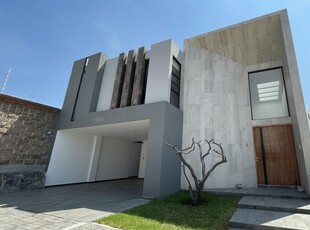 Doomos. Casa en Venta - Parque Sicilia - Lomas de Angelópolis