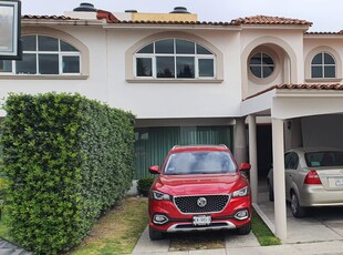 Doomos. Casa en Villas Country, Metepec, a un costado del SAT, muy cerca de Av.Las Torres