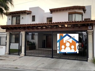 Doomos. Residencia en San Francisco Juriquilla, Bóveda Catalana, Doble Altura, Jardín.