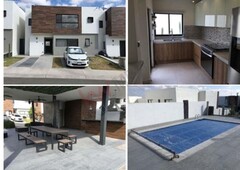 casa en renta en zibatá en varenna super bien ubicada de 3-rec, 3.5-baños, 2-estacionamientos, alberca, family garden, seguridad, entre otras.