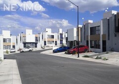 Casas en renta - 100m2 - 3 recámaras - Santiago de Querétaro - $7,500