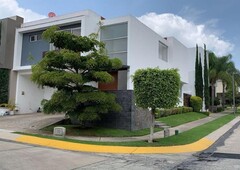 Casa Venta Exclusividad Fraccionamiento Puerta del Valle Lado Colegio Cumbres San Javier 3 Recamaras