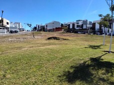 terreno en esquina de 300m2 en venta juriquilla agt