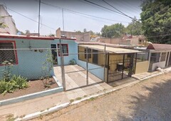 VENDO CASA EN ARBOLEDAS DEL SUR-GDL