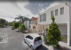 VENDO CASA EN COL MIRAVALLE-GDL